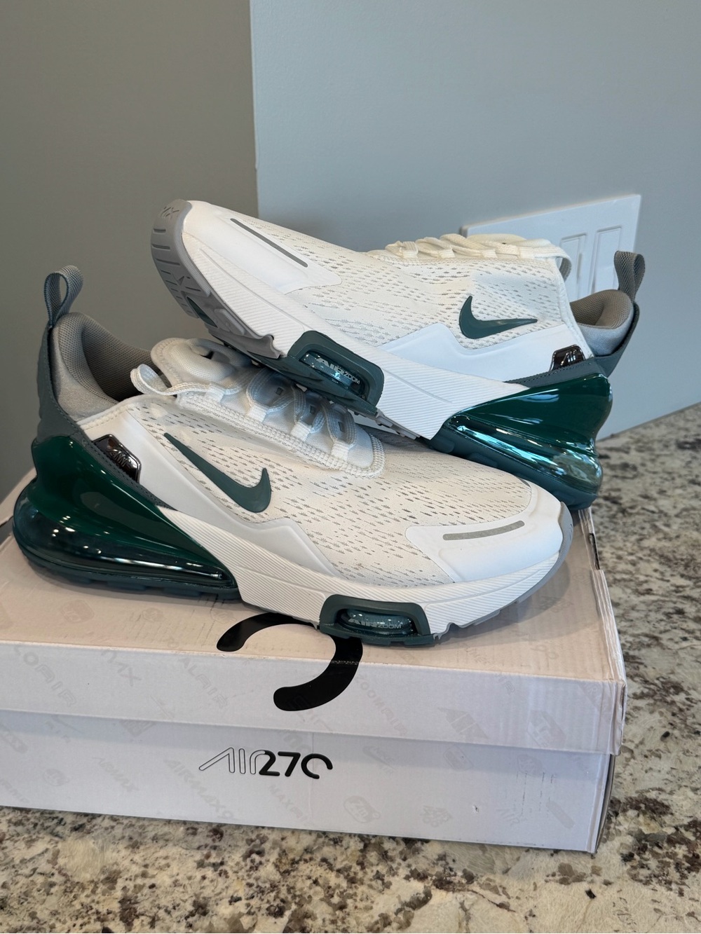 Nike Air Max 270 Premium